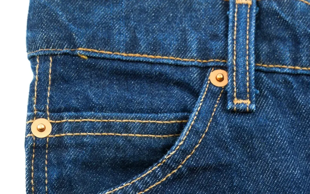 Você sabe para que serve o bolso pequeno na calça jeans?