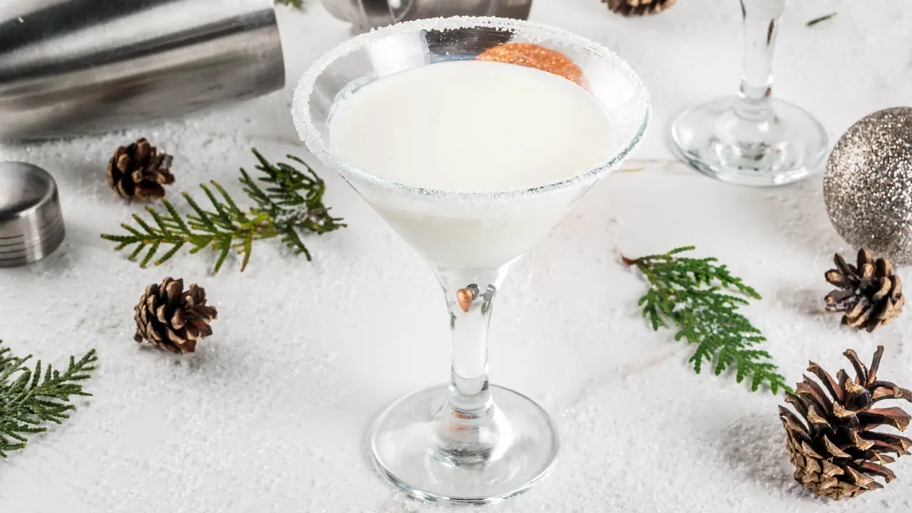 White Christmas Martini: Receita para fazer coquetel de Natal com licor de chocolate branco