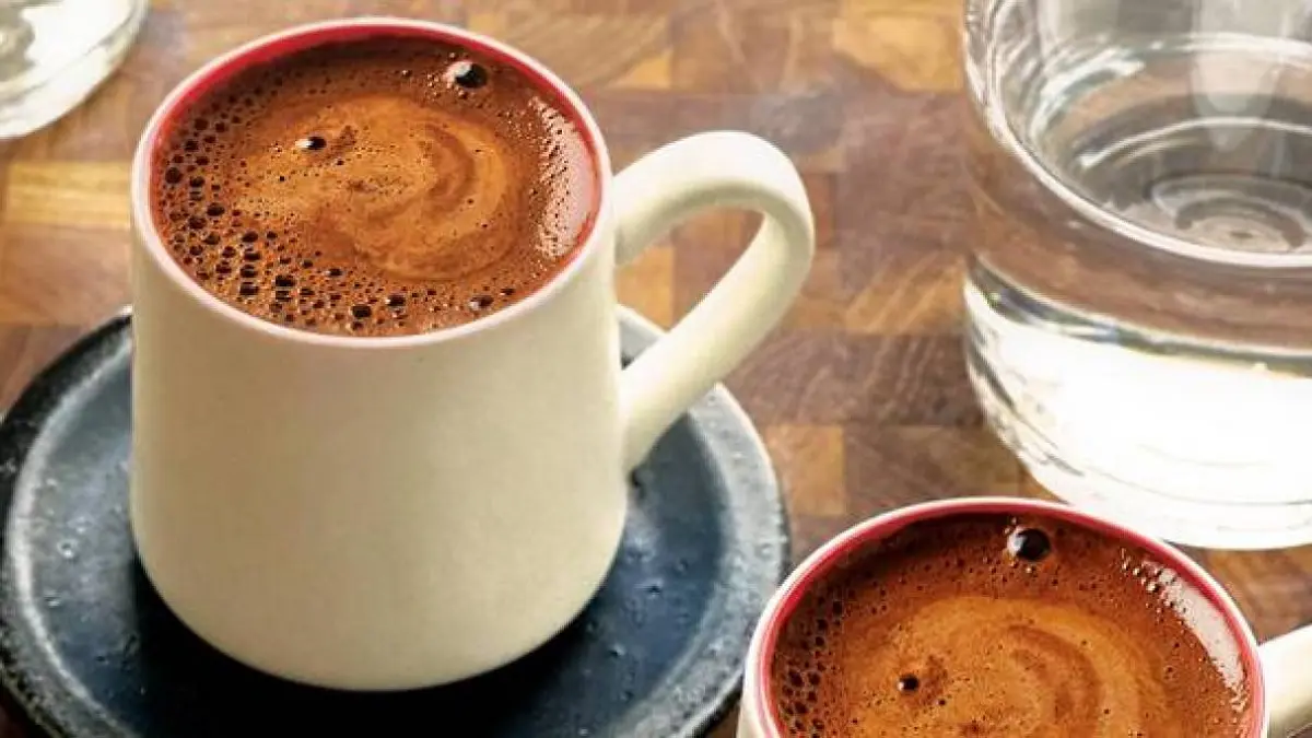 Um grego explica tudo sobre o café grego e dá a melhor receita