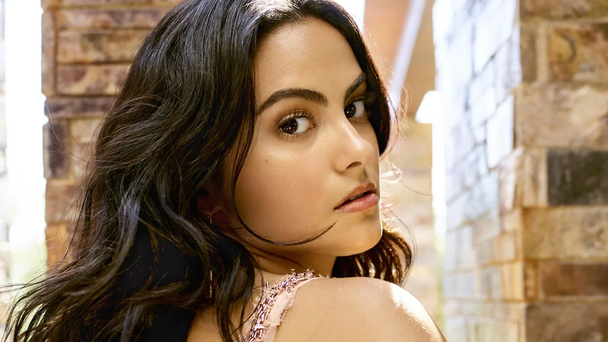 Camila Mendes