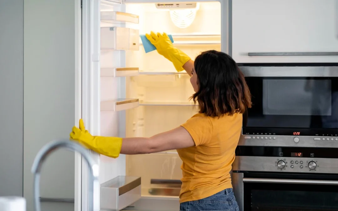 A parte da geladeira que aumenta sua conta de luz se não limpá-la