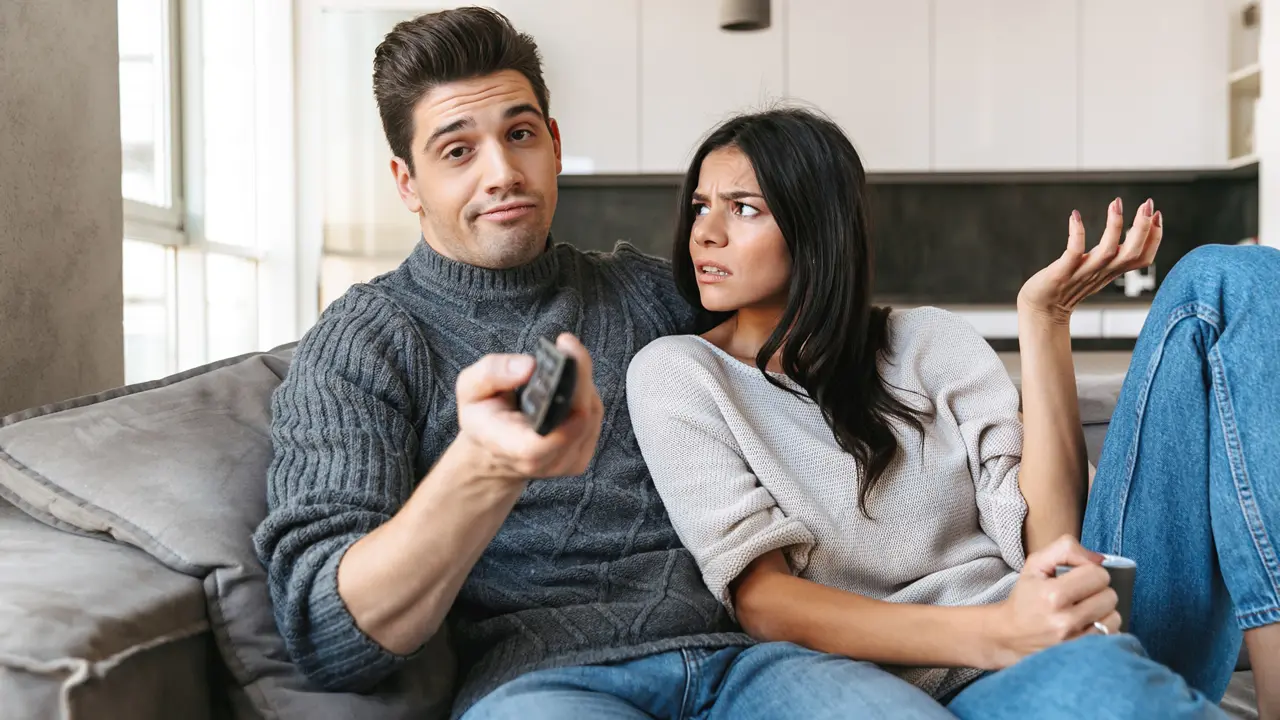 8 sinais de que seu parceiro se cansou do relacionamento