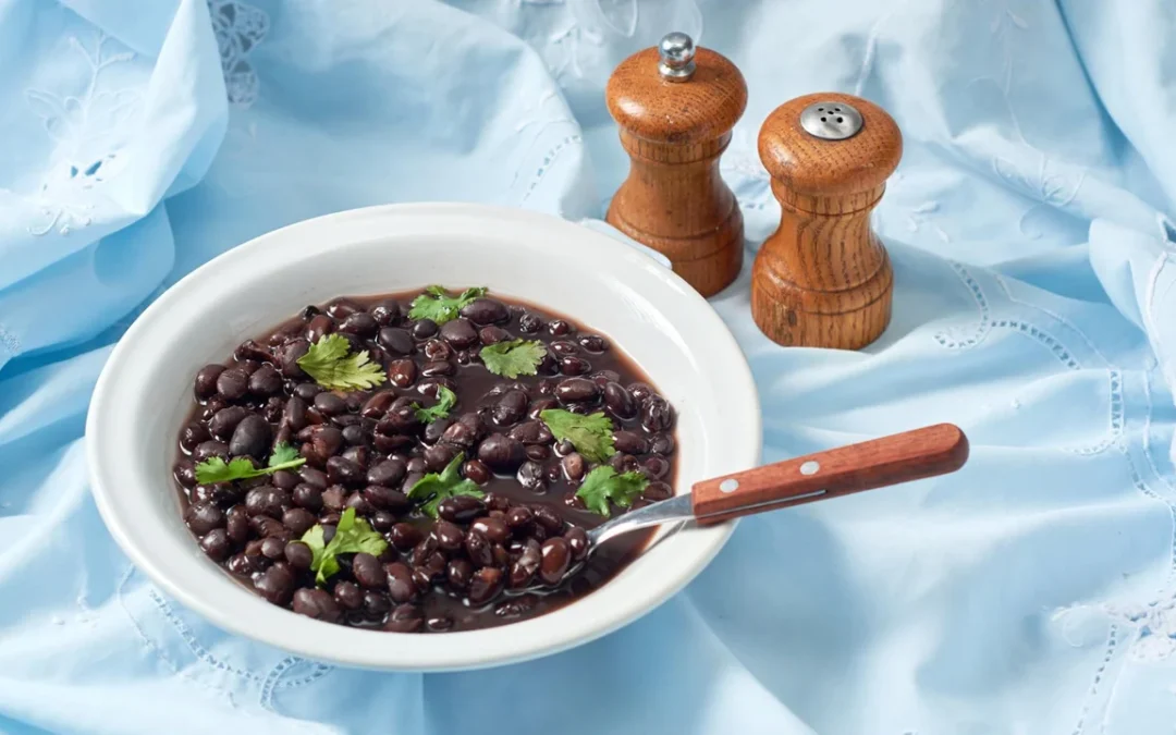 Você sabe cozinhar feijão preto? A maioria faz errado!