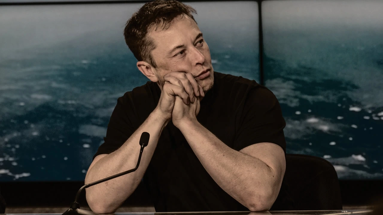 Musk não é mais o homem mais rico do mundo.